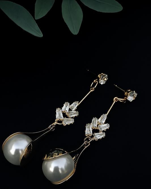 Crystal Pearl Drop Earrings ✨