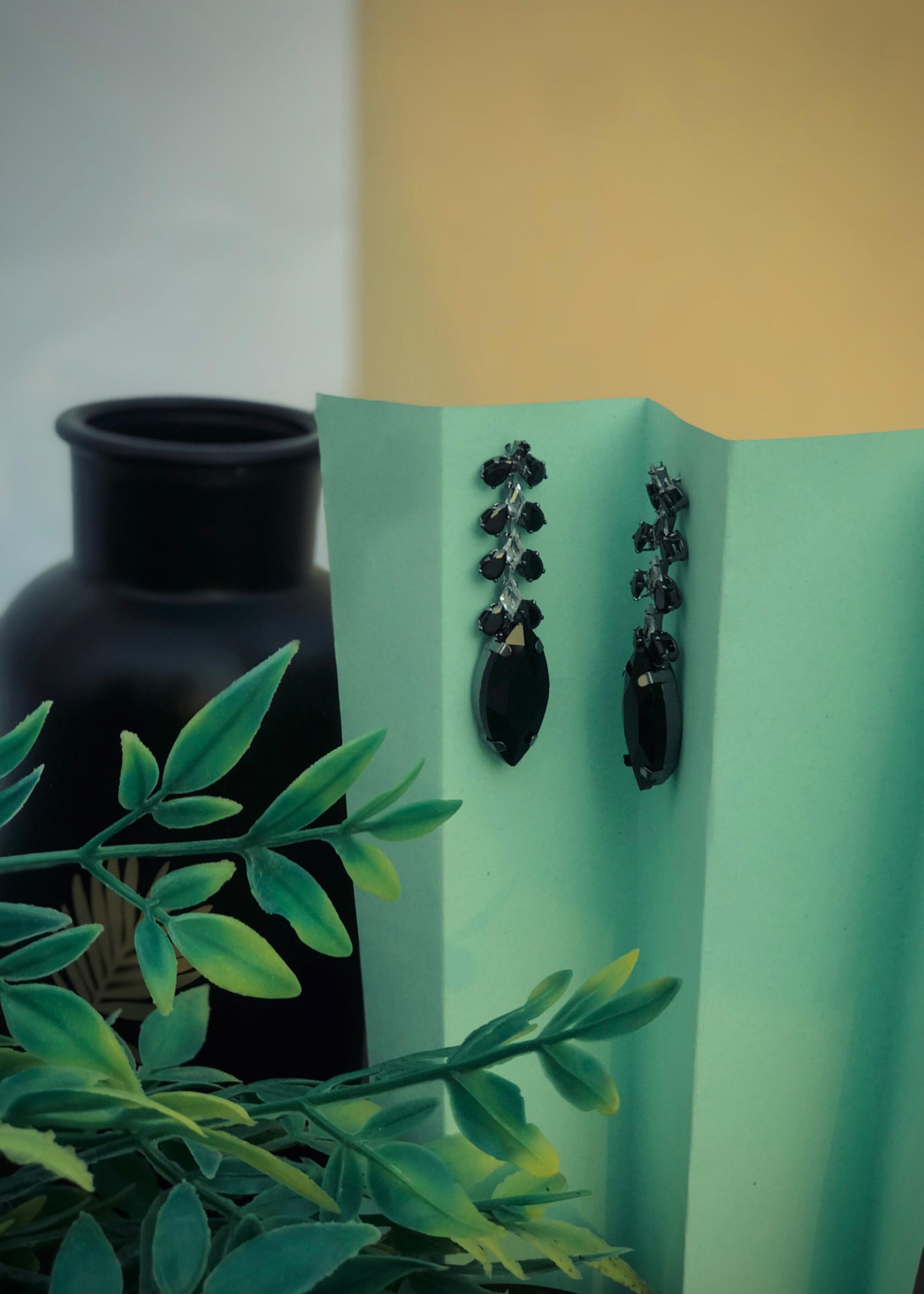 🖤 Black Crystal Leaf Drop Earrings ✨
