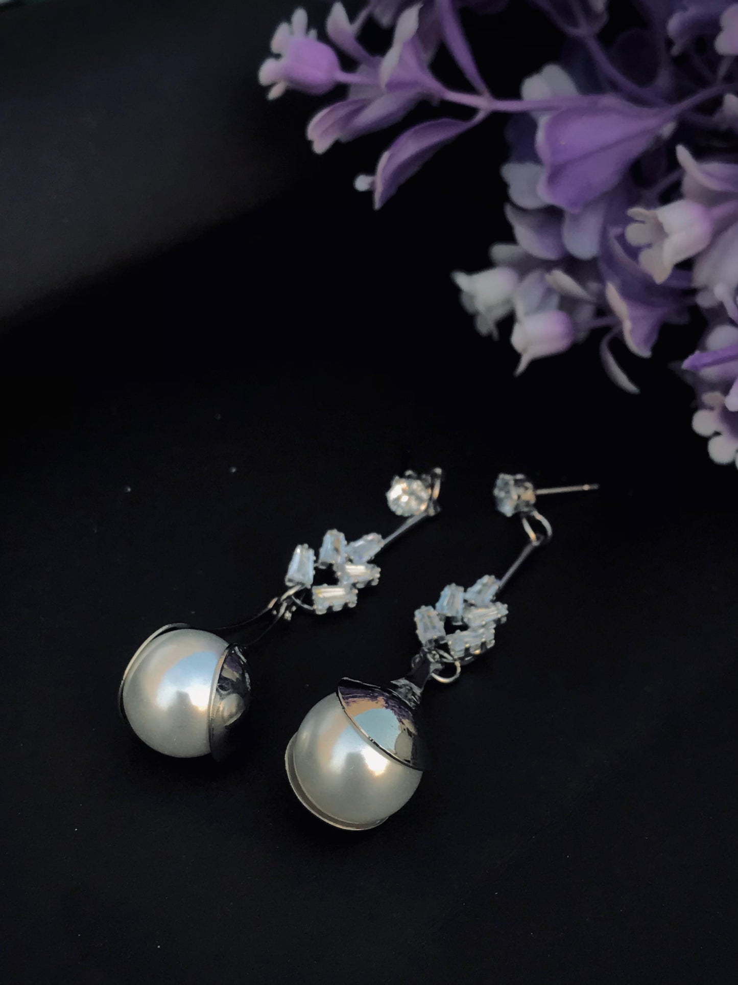 Crystal Pearl Drop Earrings ✨