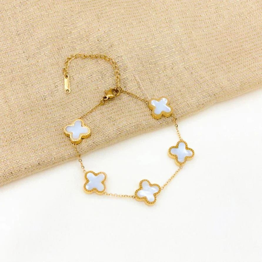 Clover Charm Bracelet (White)