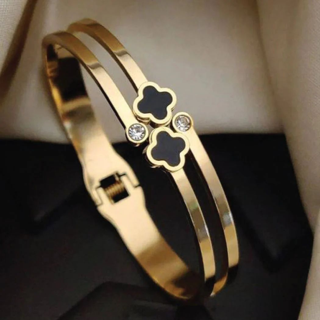 Two Clover Leaf Single Zircon Bangle